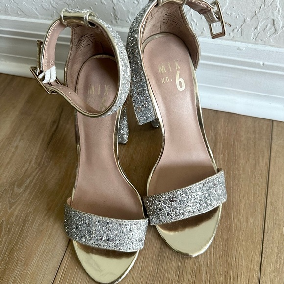 Mix No. 6 Glitter Silver Heels - Picture 3 of 6